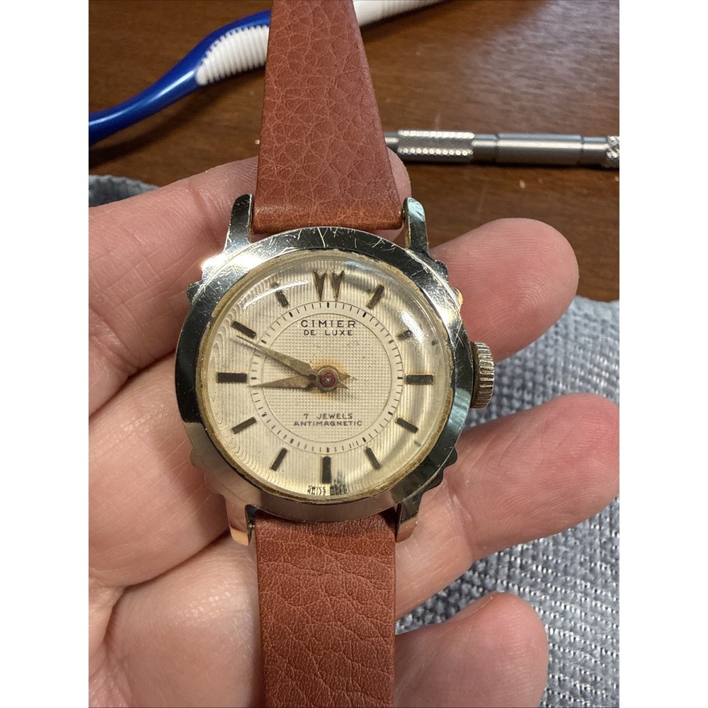 Swiss Cimier Deluxe Antimagnetic Automatic Men's Wristwatch. RUNS great. Leather